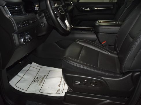 Used 2024 GMC Yukon XL Denali AWD/4WD image 41