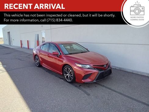 Certified 2019 Toyota Camry SE image 1