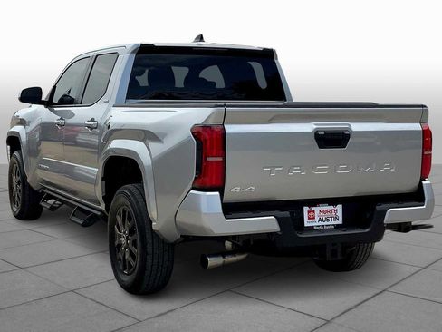 Used 2025 Toyota Tacoma SR5 AWD/4WD image 11