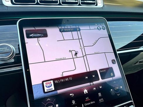 Used 2024 Mercedes-Benz S 580e 4MATIC Sedan image 24