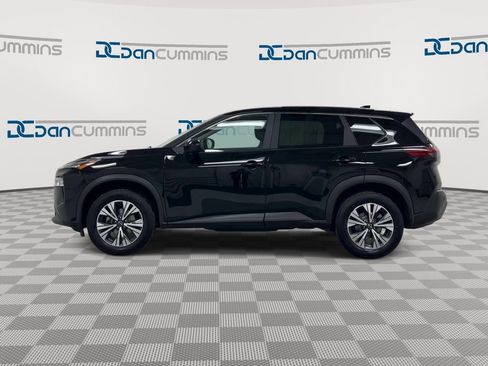 Used 2023 Nissan Rogue SV image 5