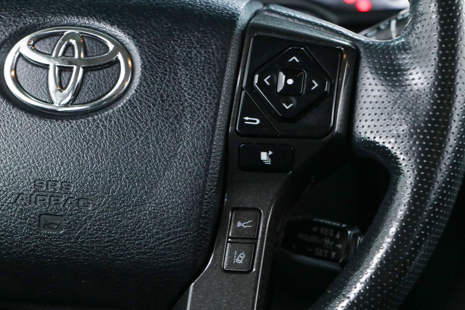Used 2023 Toyota 4Runner TRD Off-Road Premium AWD/4WD image 15
