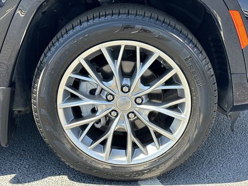 Used 2024 Jeep Grand Cherokee Summit w/ Adv Protech Group IV image 9