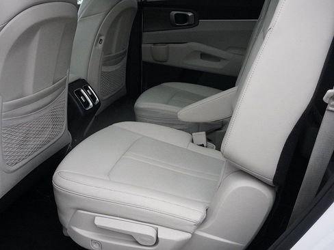 Used 2023 Kia Sorento X-Line EX image 32