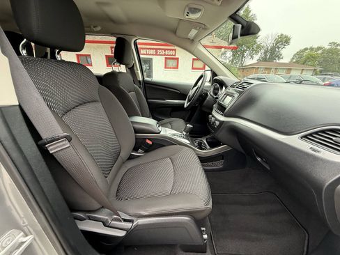 Used 2020 Dodge Journey SE FWD image 14
