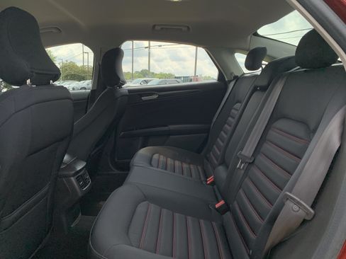 Used 2016 Ford Fusion SE FWD image 32