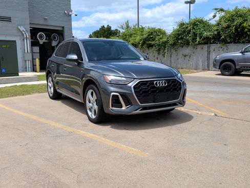 Certified 2023 Audi Q5 2.0T Premium Plus w/ Premium Plus Package AWD/4WD image 2
