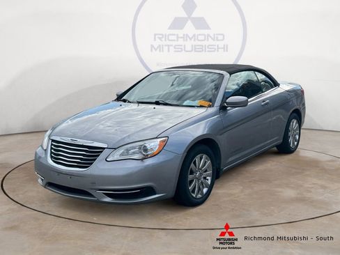 Used 2013 Chrysler 200 Touring image 7