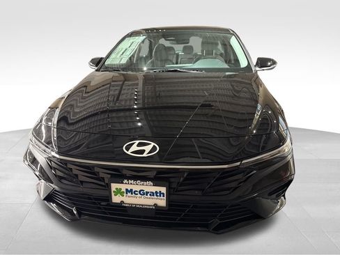 New 2026 Hyundai Elantra Limited FWD image 8