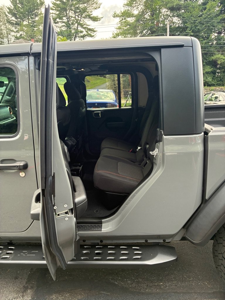 Used 2023 Jeep Gladiator Mojave AWD/4WD image 25