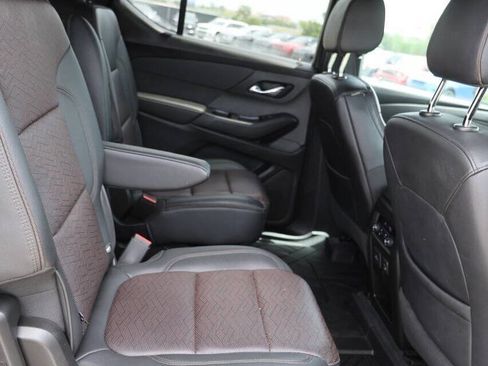 Used 2022 Chevrolet Traverse High Country AWD/4WD image 16