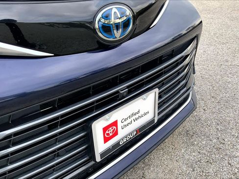 Used 2022 Toyota Sienna Platinum image 28