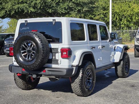 Used 2025 Jeep Wrangler Unlimited Rubicon w/ XTREMEE 35" Tire Package AWD/4WD image 7