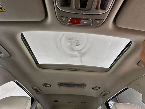 Used 2025 Kia Telluride S FWD image 26