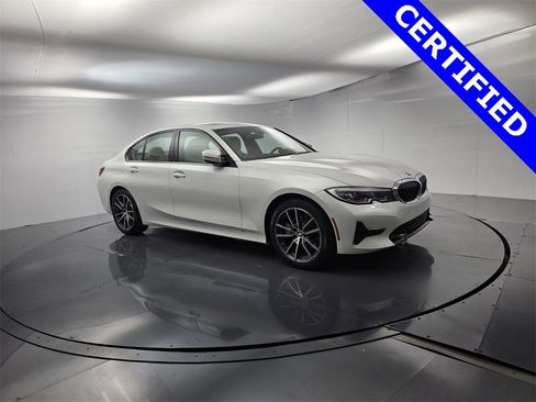 Used 2022 BMW 330i Sedan w/ Driving Assistance Package image 2