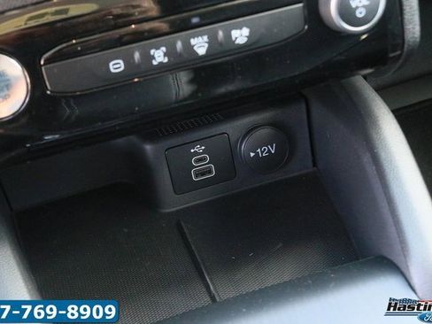 Used 2024 Ford Escape SE image 21