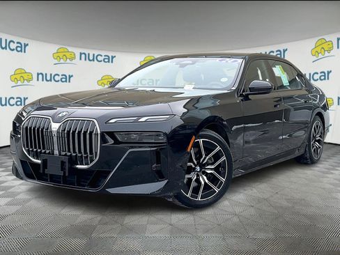 Used 2024 BMW 740i xDrive 740i xDrive image 3