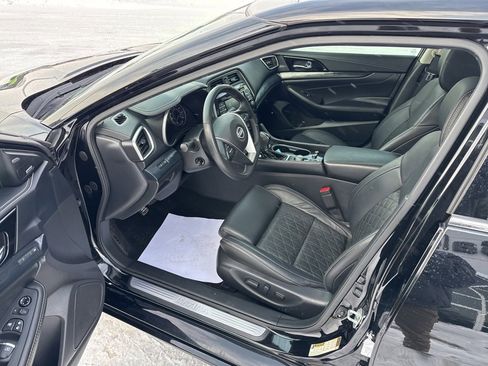 Used 2023 Nissan Maxima Platinum image 10