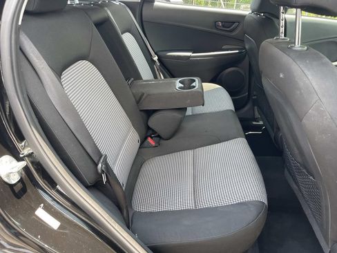 Used 2021 Hyundai Kona SE FWD image 19