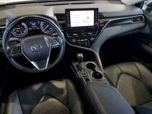 Used 2022 Toyota Camry XLE FWD image 12
