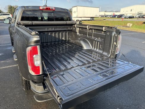 Used 2016 GMC Canyon SLE w/ All Terrain Package image 10