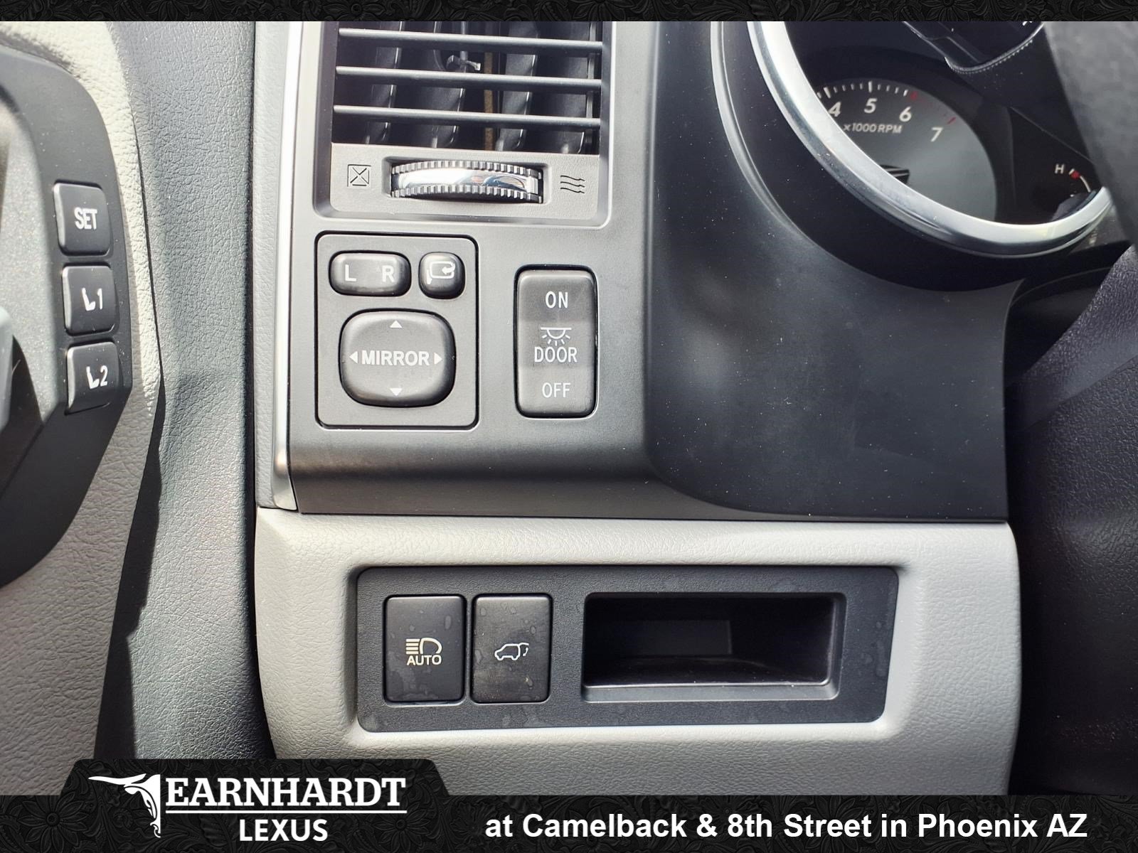 Used 2020 Toyota Sequoia Platinum w/ Four Season Floor Mat Package AWD/4WD image 28