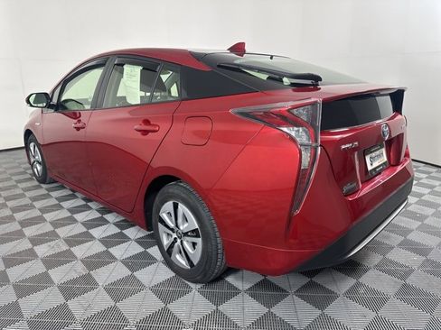 Used 2016 Toyota Prius Three image 5
