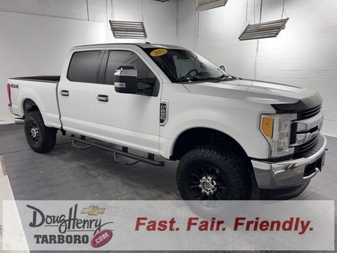 Used 2017 Ford F250 XLT image 3