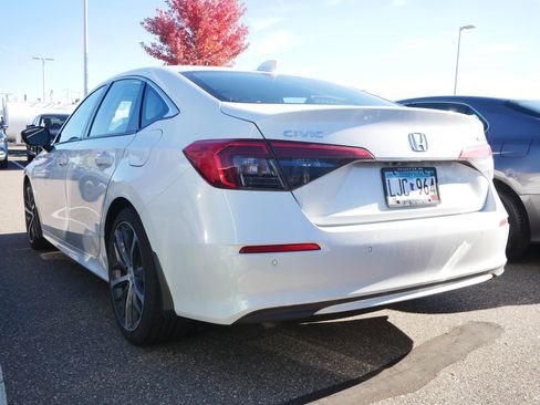 Used 2024 Honda Civic Touring image 4
