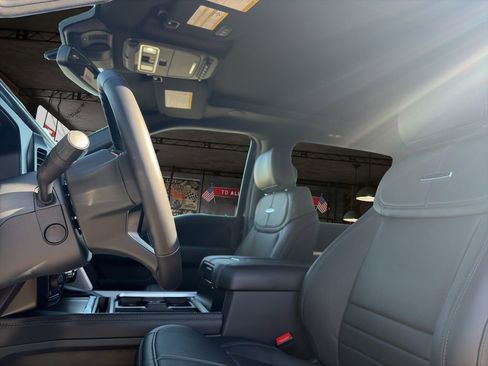 New 2026 Ford F250 Platinum w/ Tremor Off-Road Package image 16