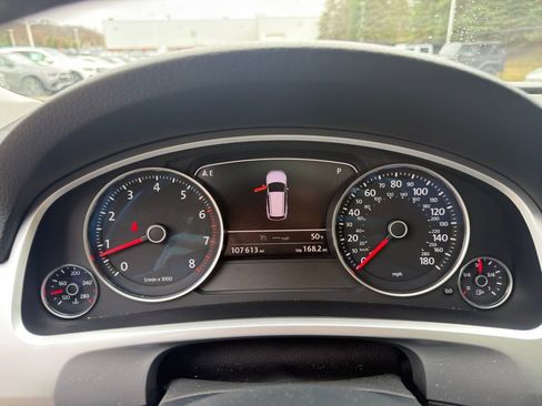 Used 2014 Volkswagen Touareg VR6 image 22