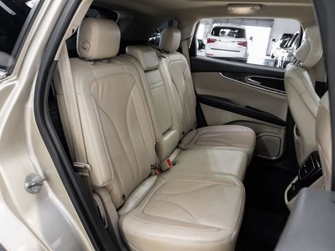 Used 2017 Lincoln MKX Reserve w/ Lincoln MKX Climate Package FWD image 34