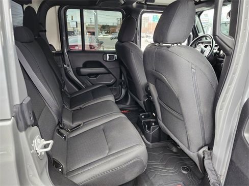 Used 2021 Jeep Gladiator Overland w/ LED Lighting Group image 16
