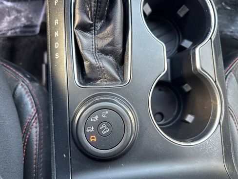 Used 2018 Ford Explorer XLT w/ Equipment Group 202A image 10