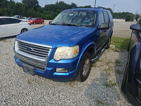 Used 2010 Ford Explorer XLT RWD image 3