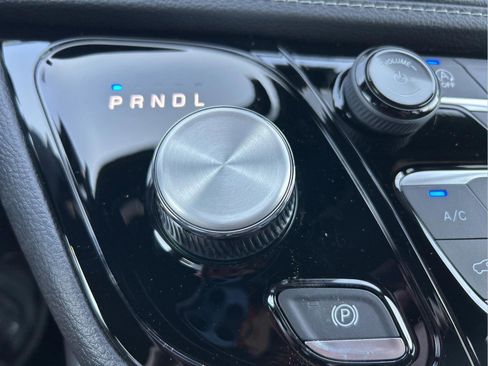 New 2026 Chrysler Pacifica Limited image 31