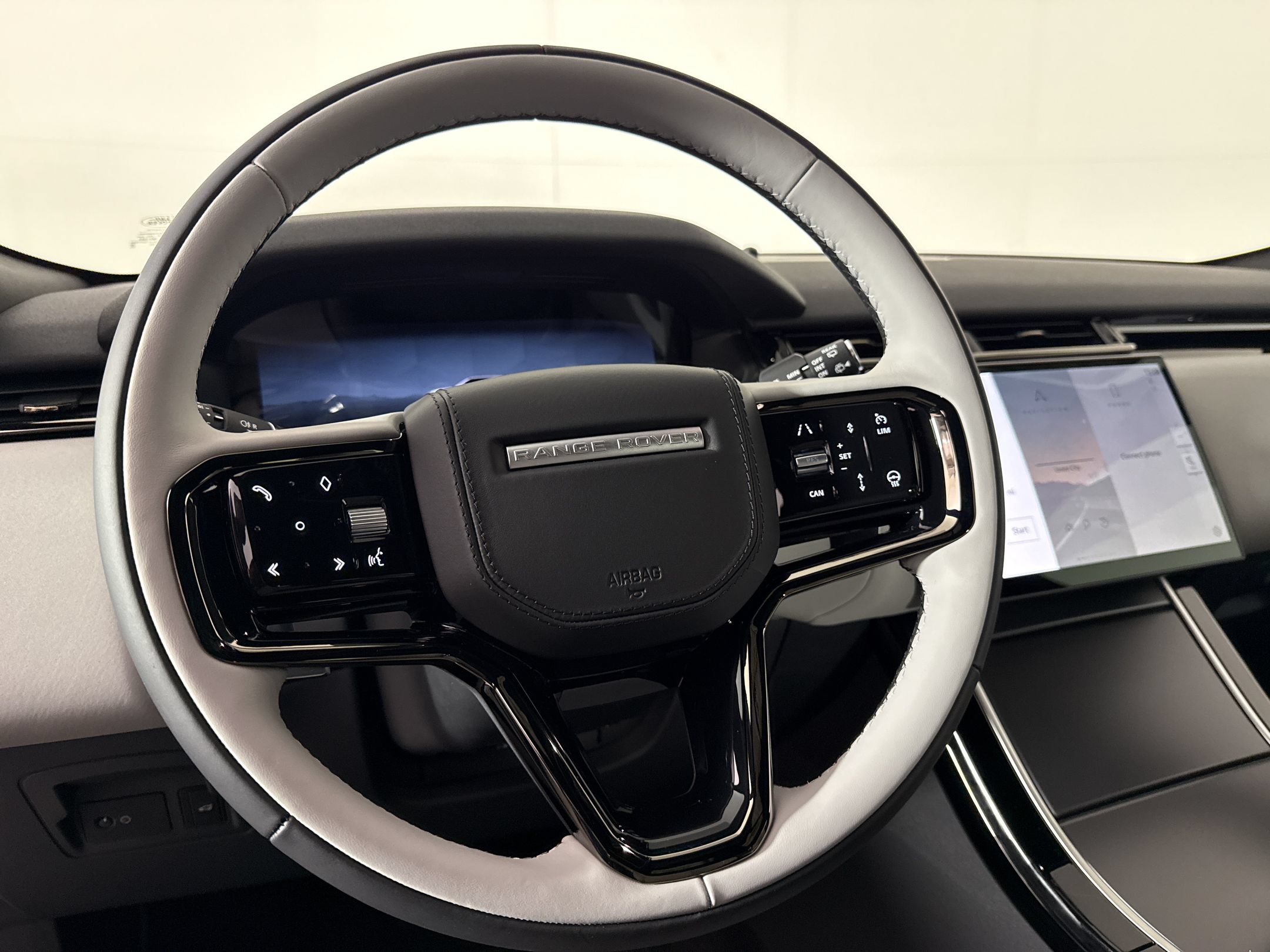 New 2026 Land Rover Range Rover Velar S AWD/4WD image 11