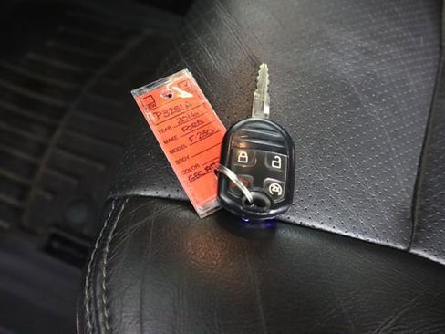 Used 2016 Ford F250 Lariat w/ Chrome Package image 35