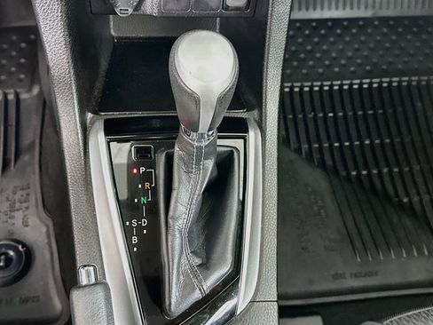 Used 2018 Toyota Corolla LE FWD image 23