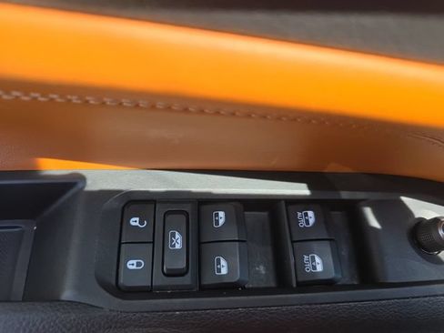 Used 2025 Jeep Compass Limited w/ Sun & Sound Group AWD/4WD image 27