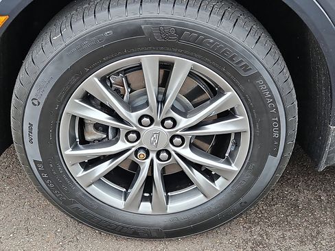 Used 2022 Cadillac XT5 Premium Luxury w/ Technology Package AWD/4WD image 8