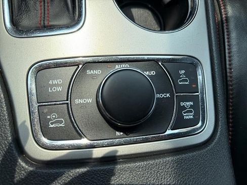 Used 2017 Jeep Grand Cherokee Trailhawk AWD/4WD image 36