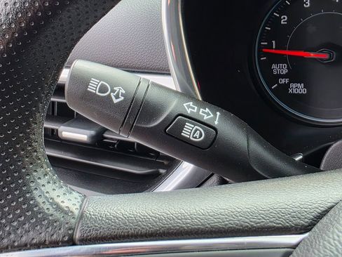 Used 2020 Chevrolet Equinox LT image 40