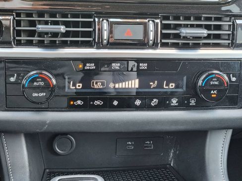 Used 2025 Nissan Pathfinder SV FWD image 19