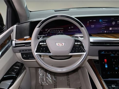 Certified 2025 Cadillac Escalade Sport Platinum RWD image 14