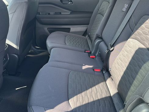 New 2025 Nissan Pathfinder SV w/ Black Appearance Package image 15