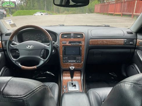 Used 2005 Hyundai XG350 L FWD image 15