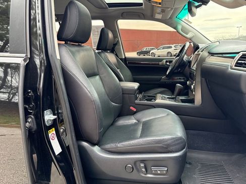 Used 2018 Lexus GX 460 Premium w/ Premium Package image 27