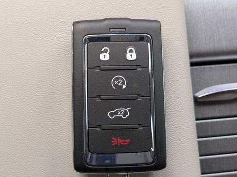 New 2026 Jeep Grand Wagoneer L 4WD w/ Premium Group I image 33