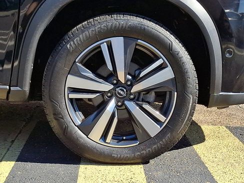 Used 2023 Nissan Rogue SL w/ SL Premium Package image 8